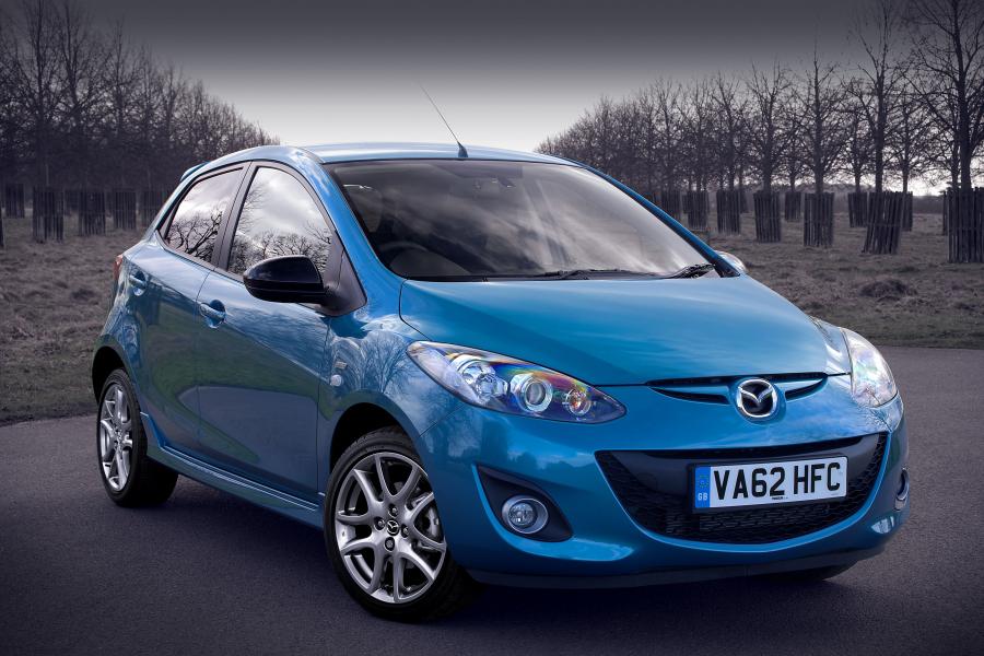  Mazda2 Venture Edition 2013 года  (UK) (фото 16 из 19)